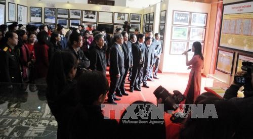 Exhibition proves Vietnam’s sovereignty over Hoang Sa and Truong Sa - ảnh 1